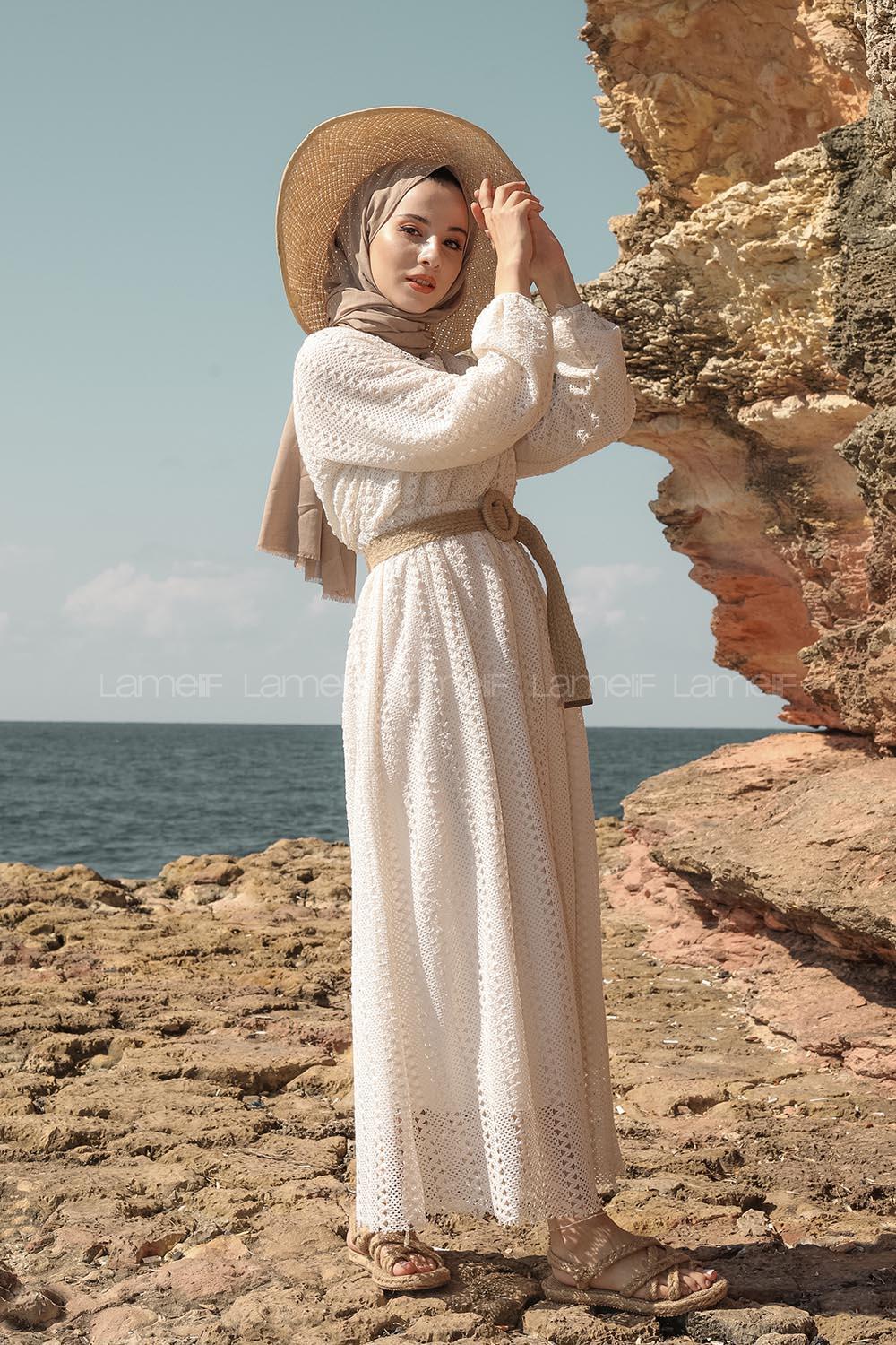 Lamelif Hasır Kemerli Astarlı Tesettür Elbise Ekru