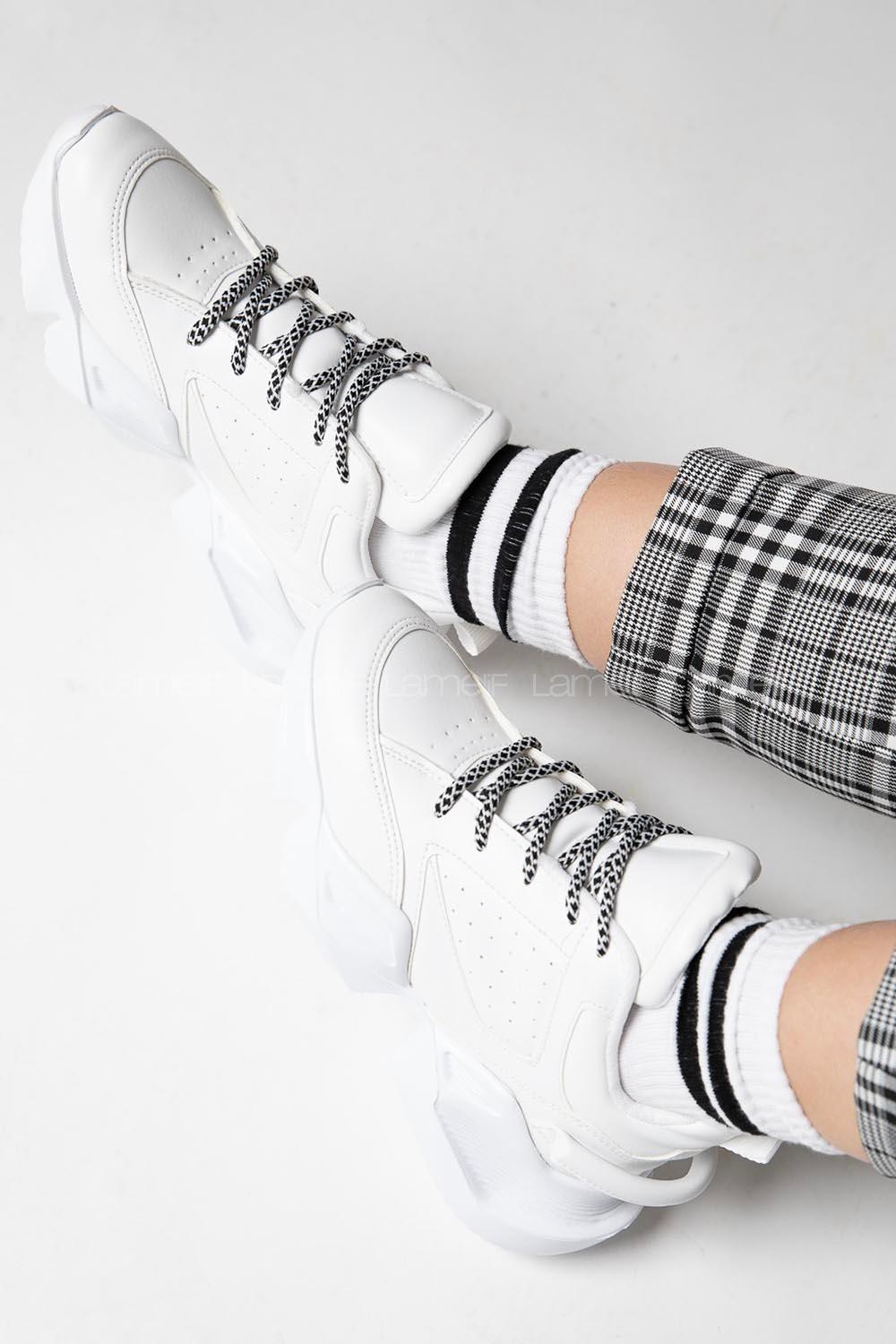 Modalamelif Old Scholl Şeritli Beyaz Çorap