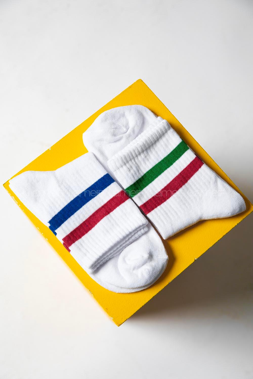 Modalamelif Yeşil-Kırmızı Şeritli Beyaz Çorap