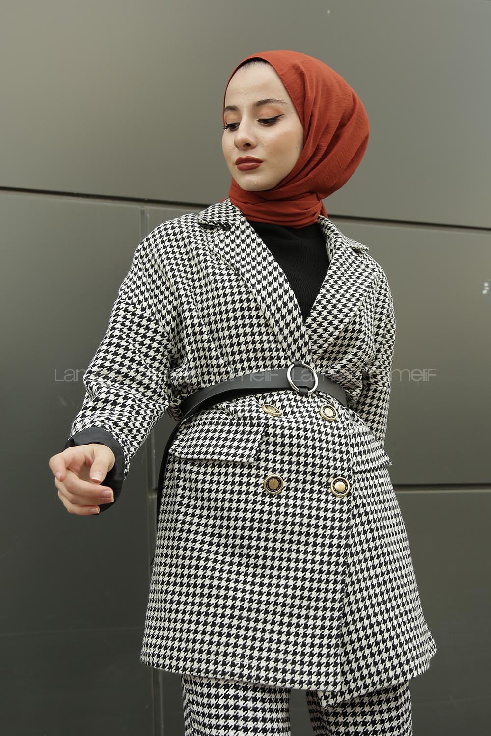 Modalamelif Önü Düğmeli Düşük Kol Kazayğı Desenli Kaban Siyah Beyaz