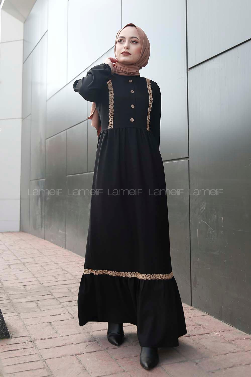 Modalamelif Önü Tahta Düğmeli Hasır Detaylı Elbise Siyah