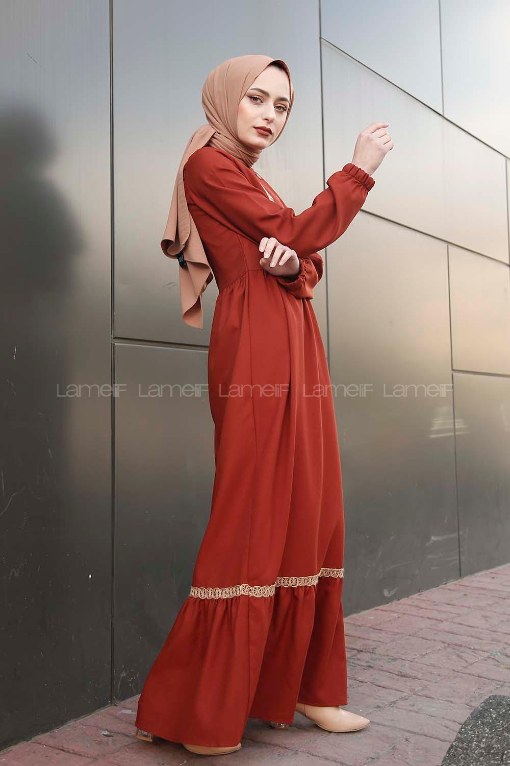 Modalamelif Önü Tahta Düğmeli Hasır Detaylı Elbise Taba