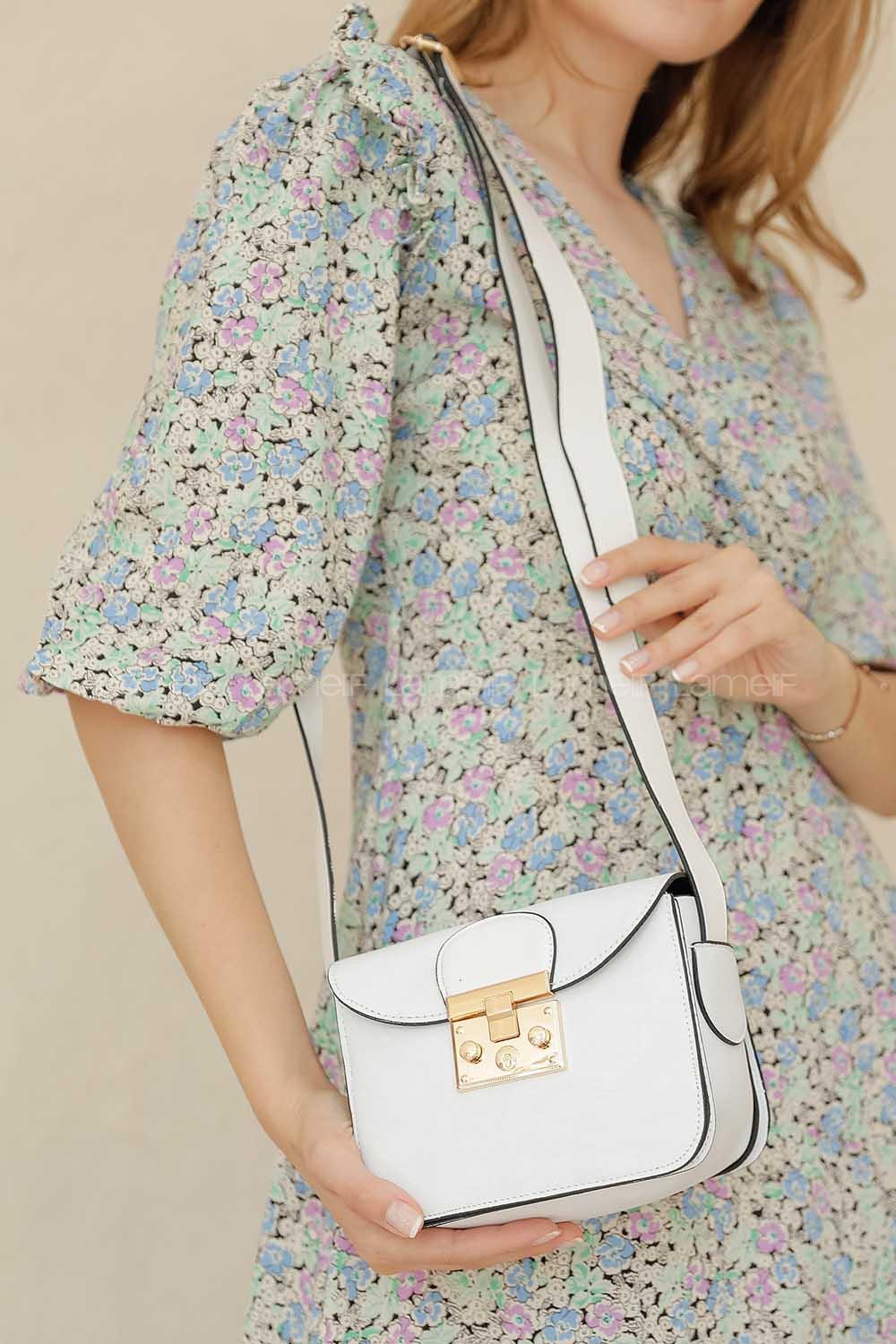 Modalamelif Kapak Kilitli Çapraz Çanta Beyaz