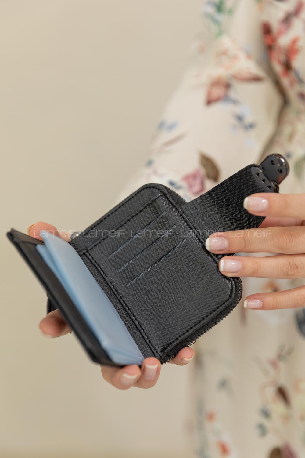 Modalamelif Kapak Kilitli Püsküllü Cüzdan Siyah