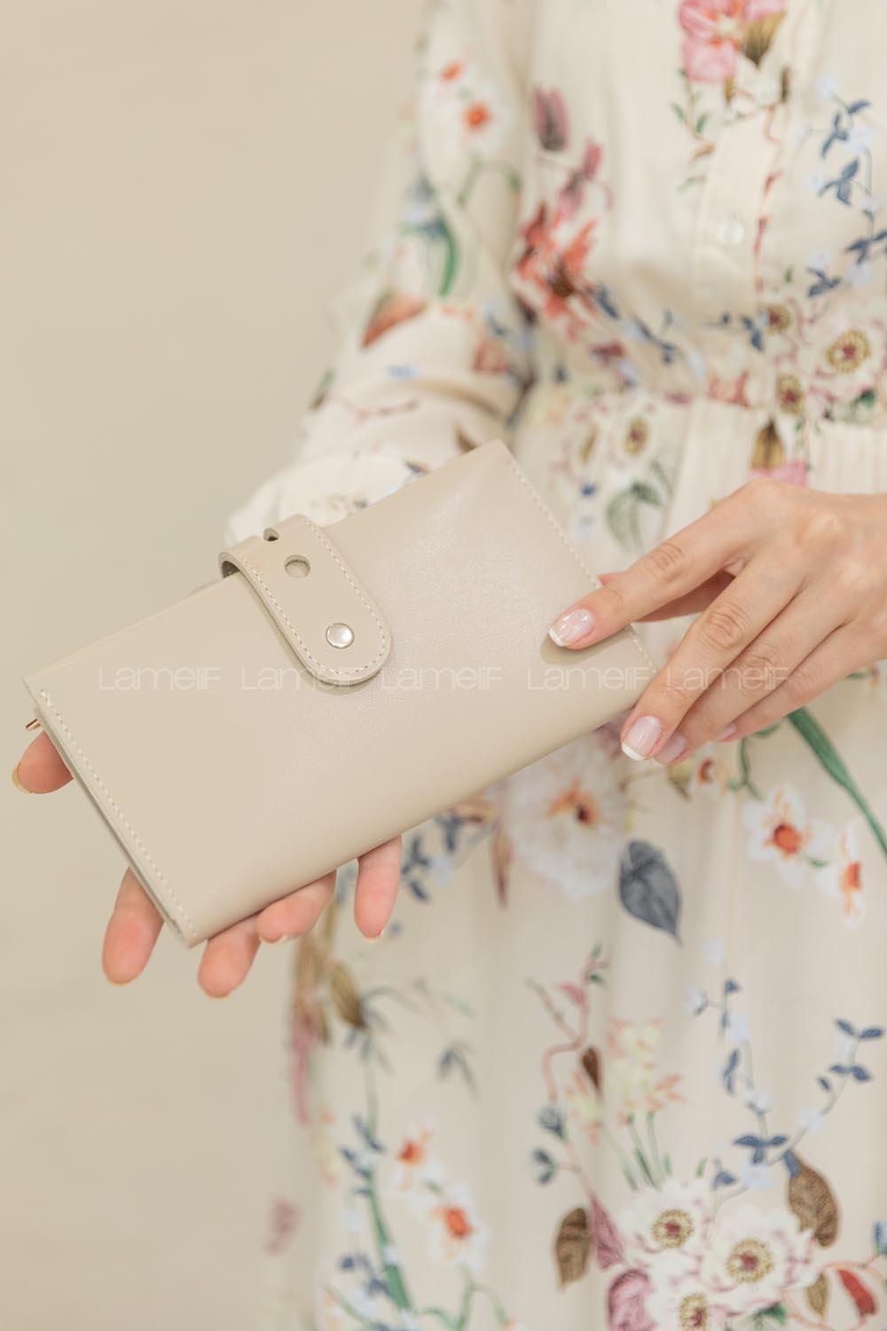 Modalamelif Kapak Kilitli Düz Renk Cüzdan Vizonrengi