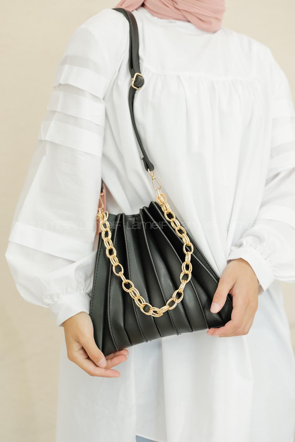 Modalamelif Zincir Aksesuarlı Pileli Çanta Siyah