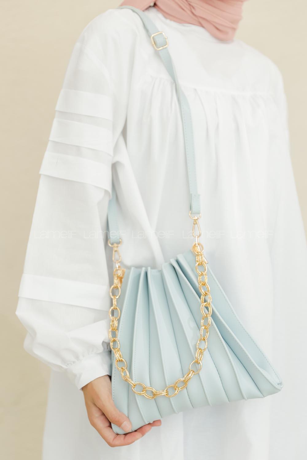 Modalamelif Zincir Aksesuarlı Pileli Çanta Turkuaz