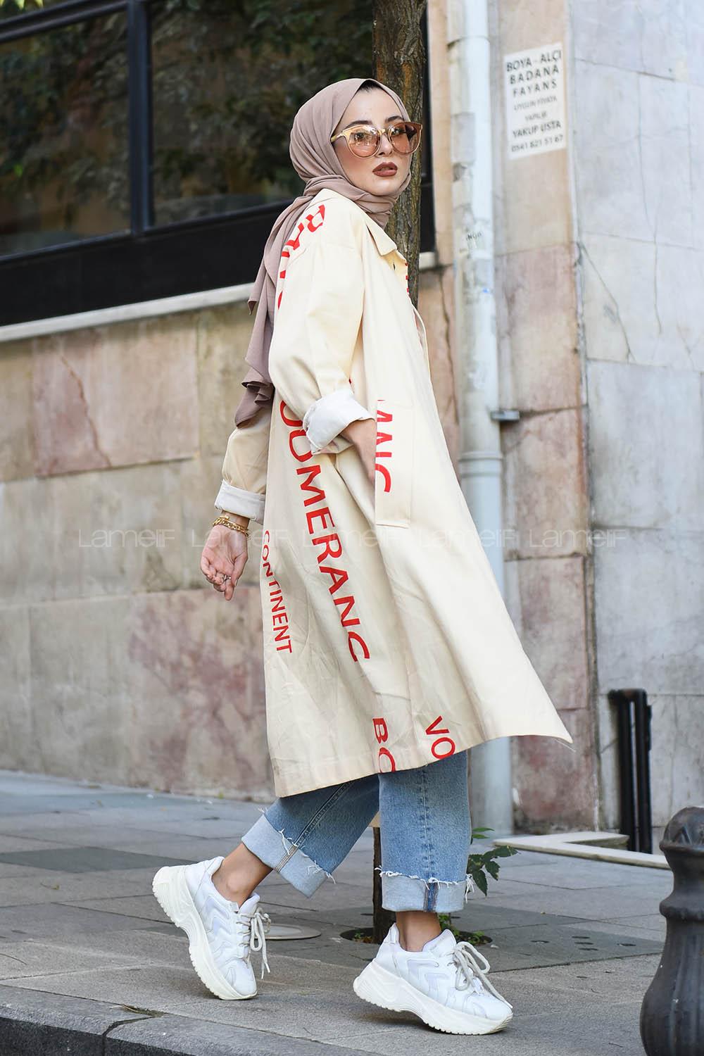 Modalamelif Önü Düğmeli Yazı Baskılı Trenç Bej