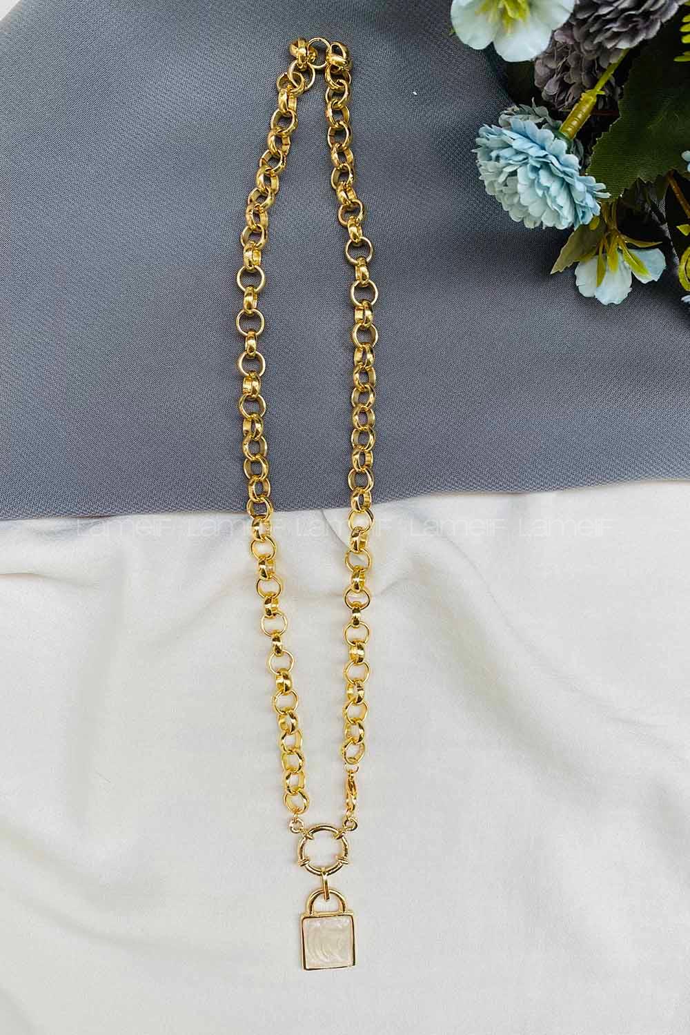 Modalamelif Gold Zincir Beyaz Kilit Kolye