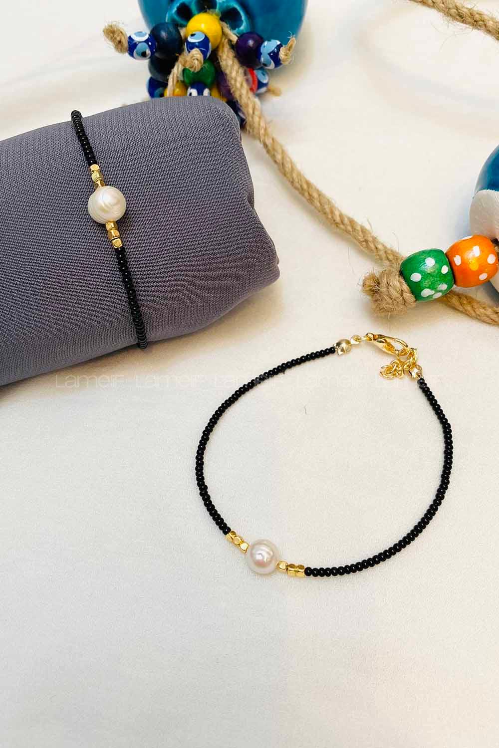 Modalamelif Siyah Boncuk İnci Detay Bileklik