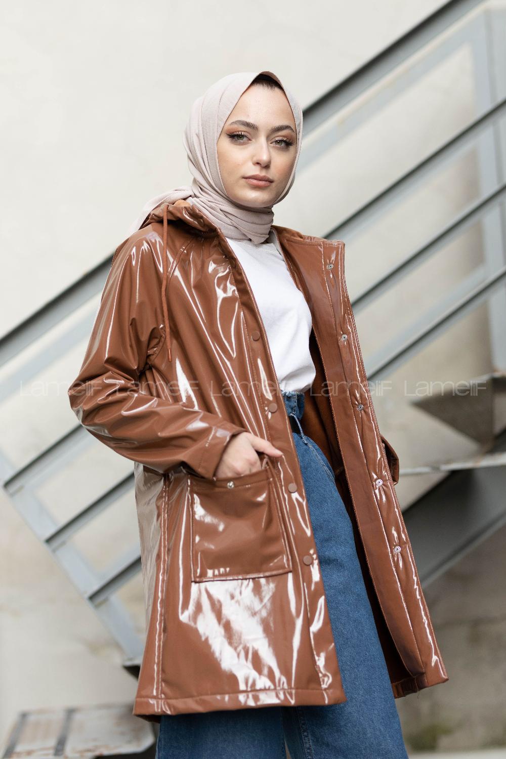 Modalamelif Önü Çıtçıt Düğmeli Rugan Yağmurluk Taba