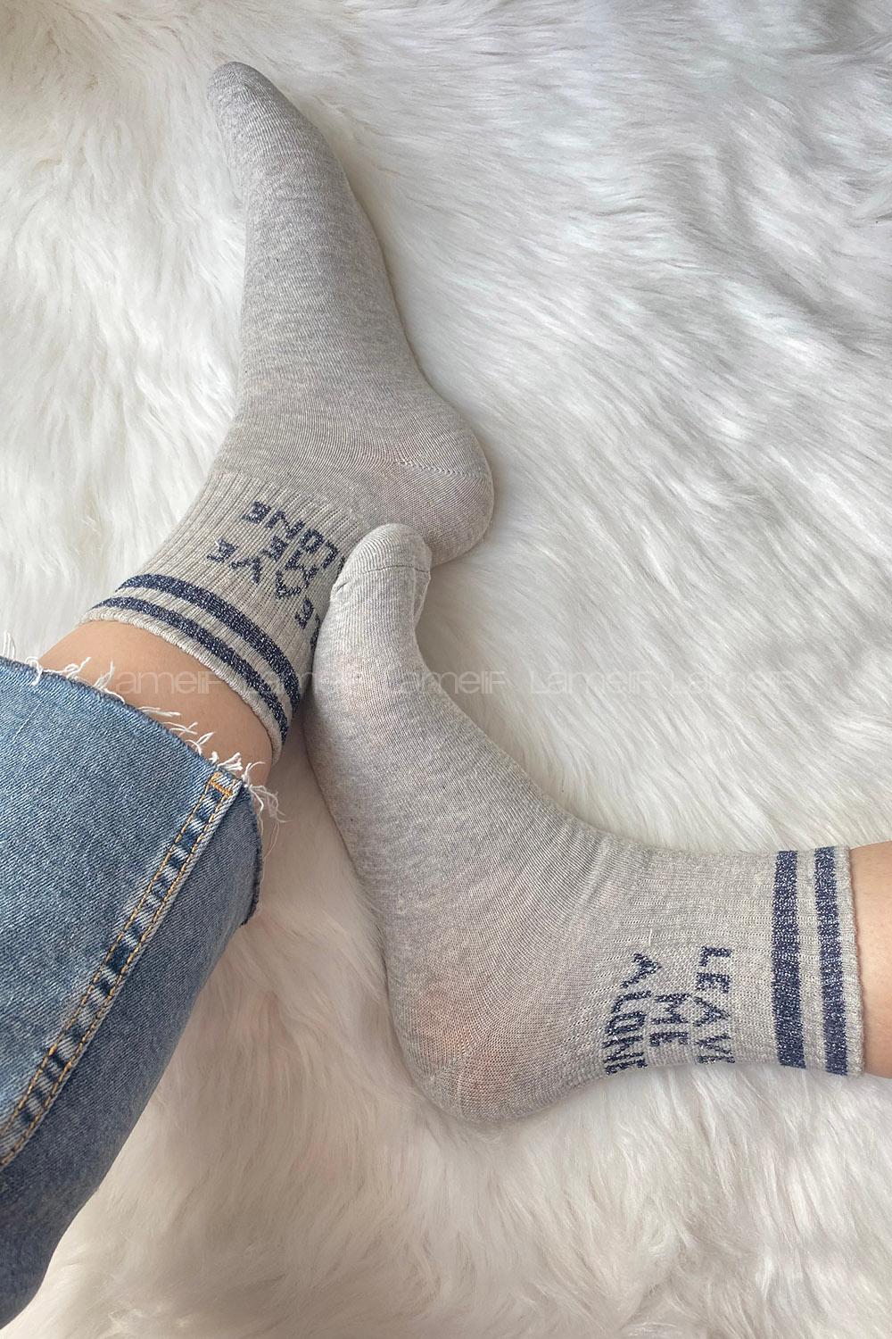 Modalamelif Leave Me Alone Yazı Nakışlı Soket Çorap Gri