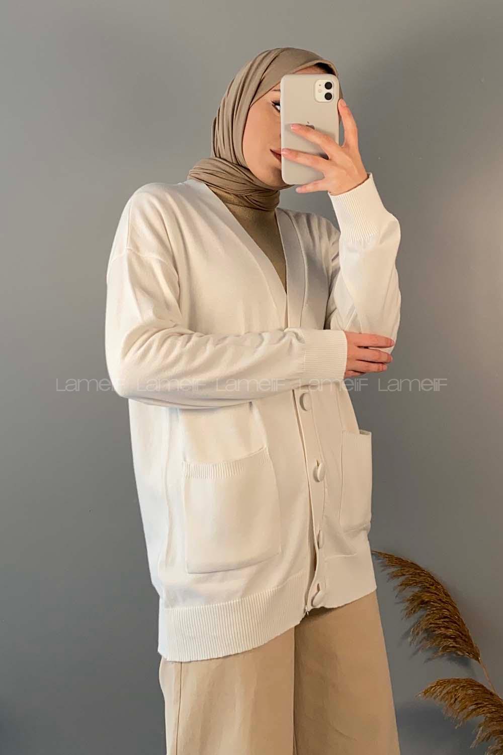 Ecru V Neck Knitwear Unprinted Knitwear