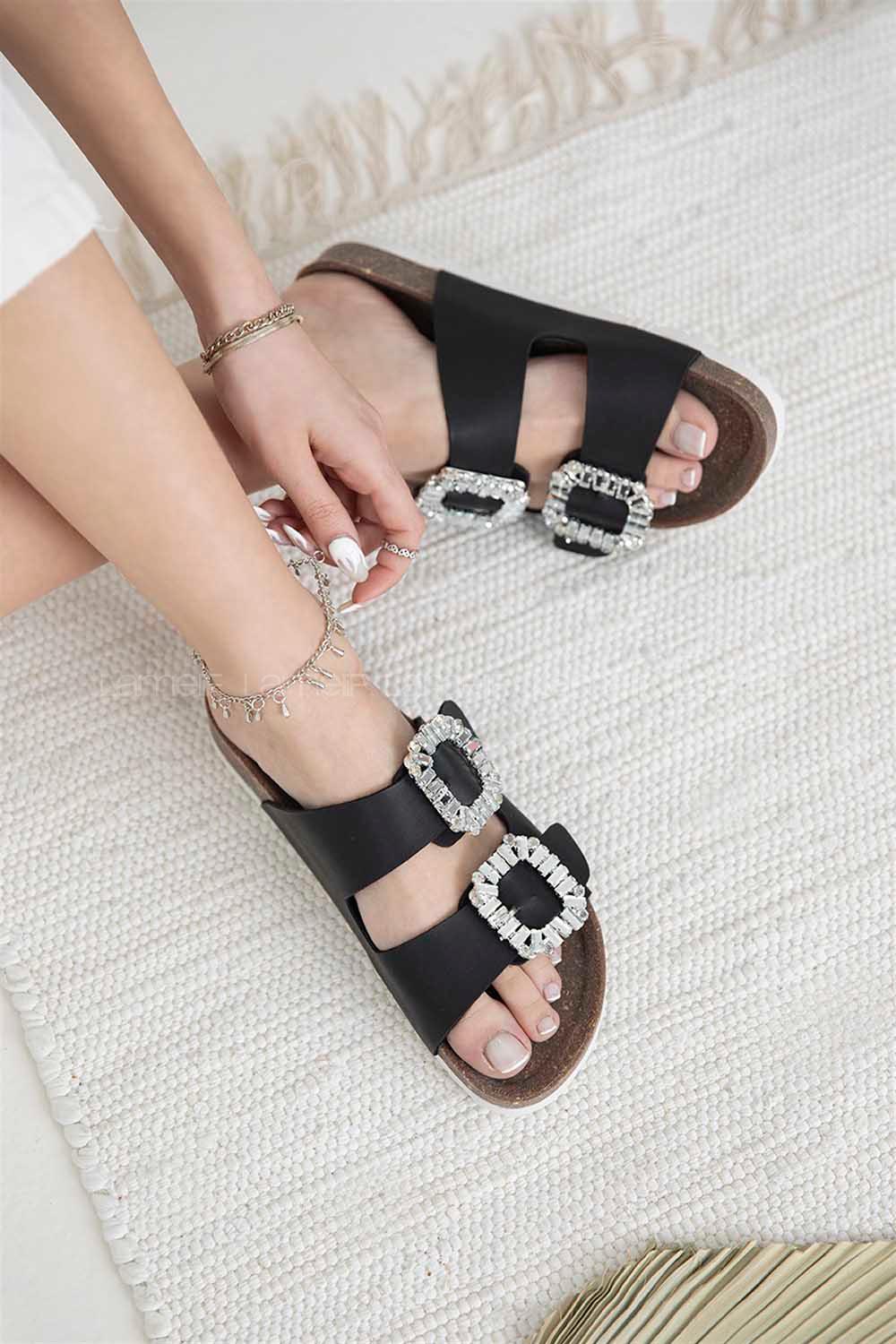 Modalamelif Volinda Kadın Taşlı Tokalı Deri Terlik Siyah