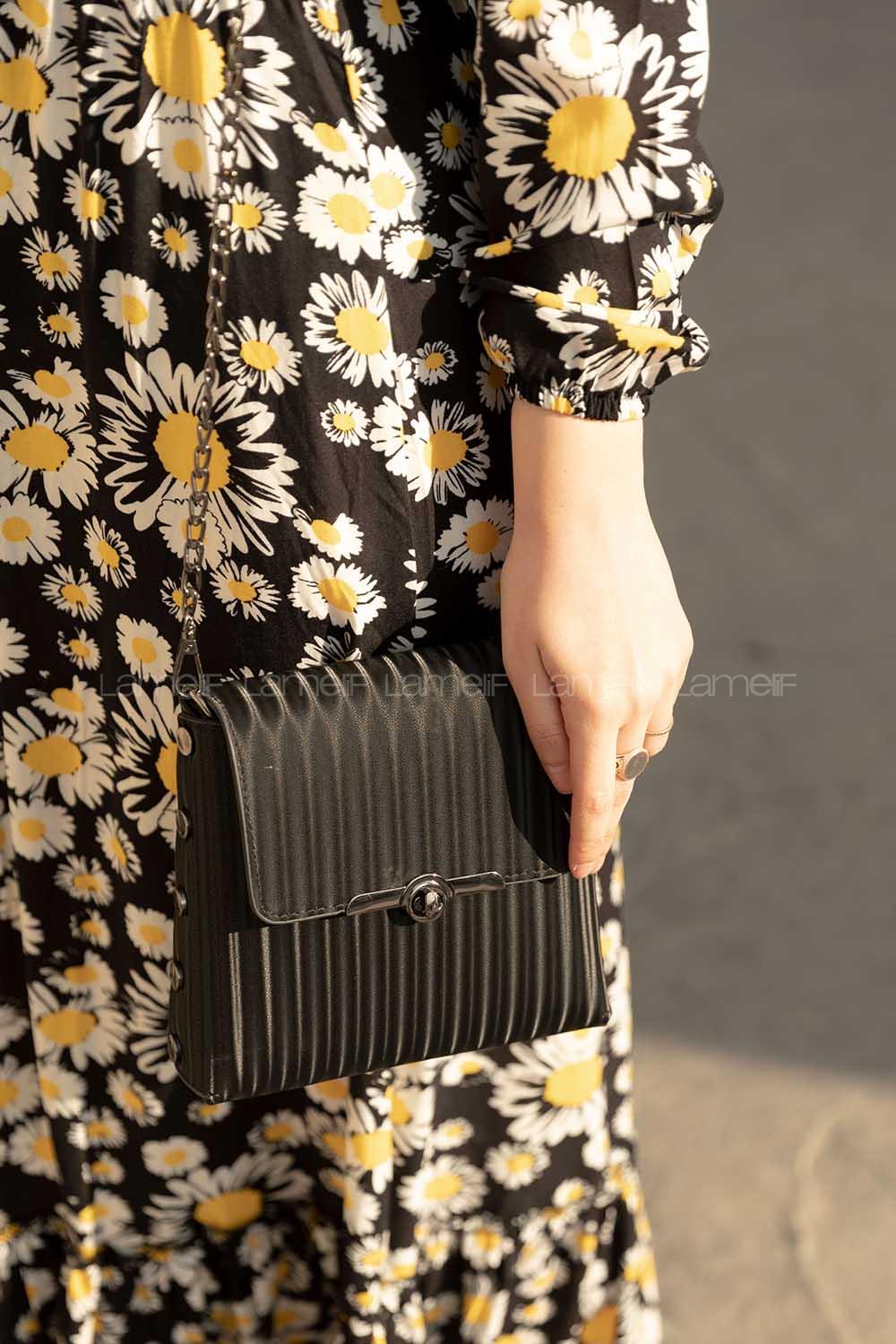 Modalamelif Çizgi Geçişli Parlak Kumaş Patos Çanta Siyah