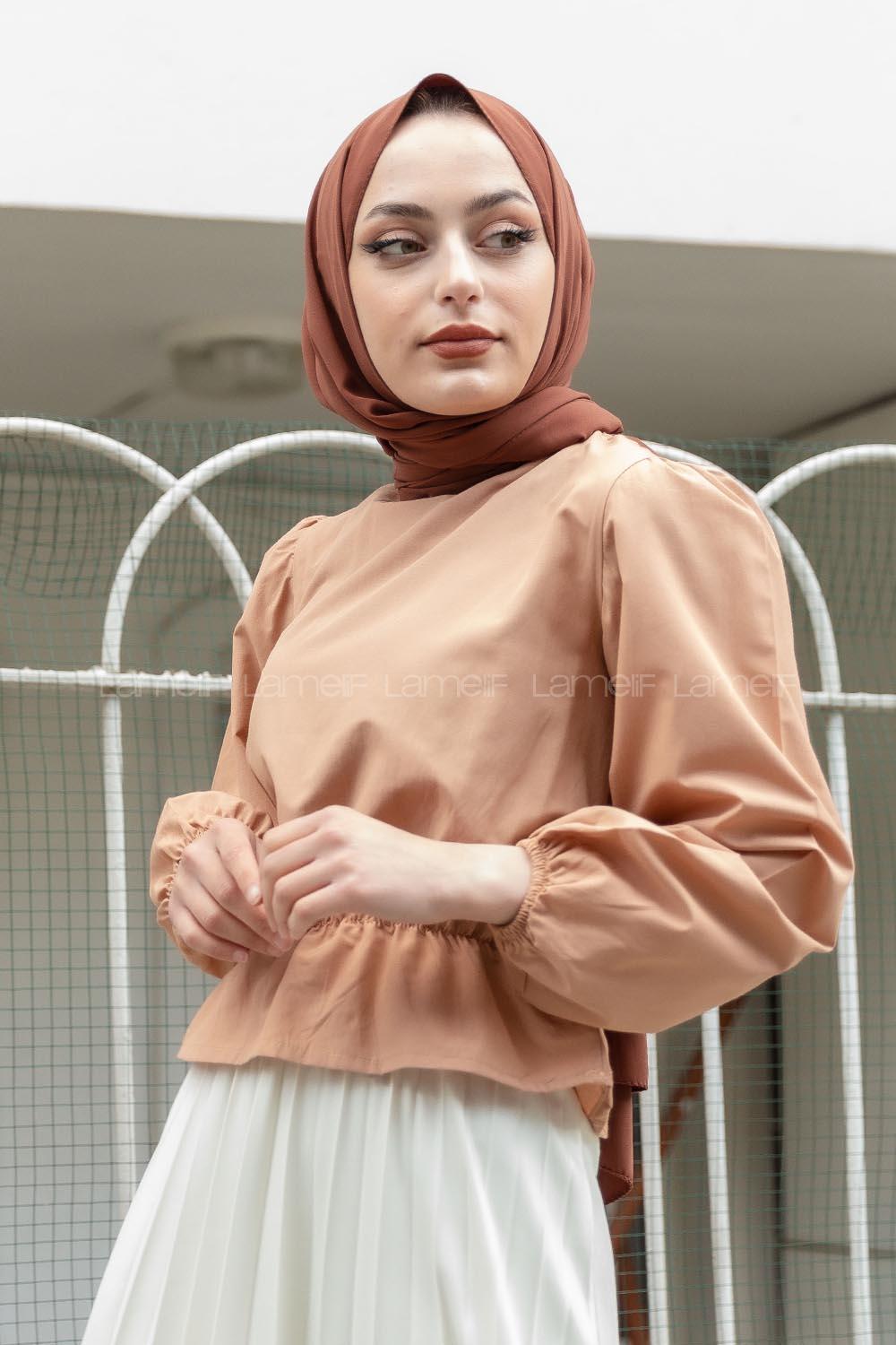 Camel Cotton Fabric Crew Neck Without Accessories Unprinted Long Arm Blouse