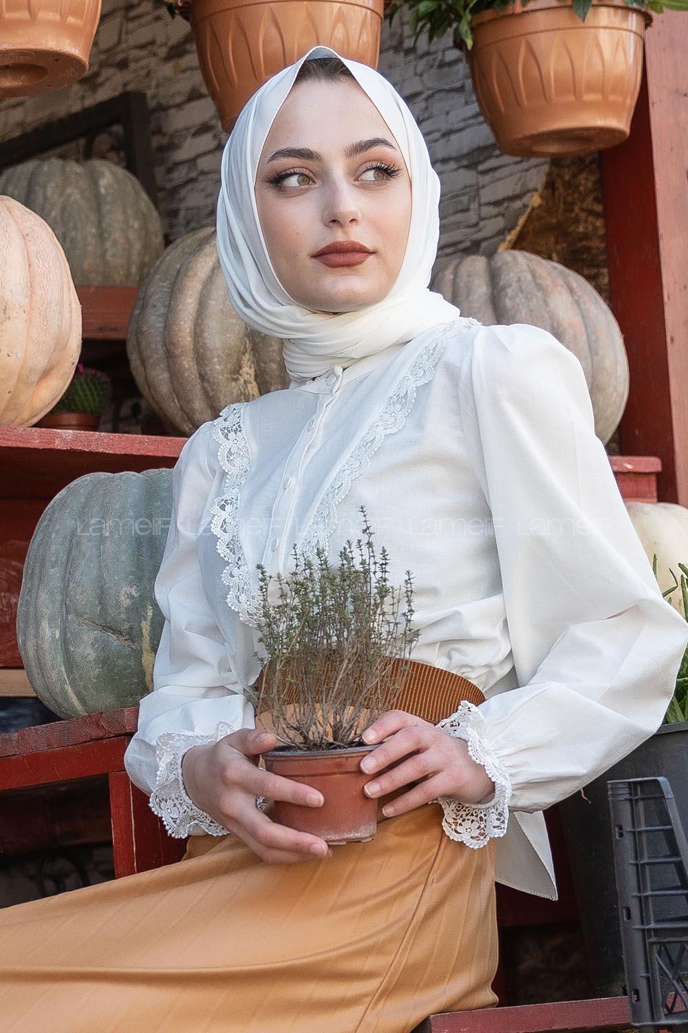 Modalamelif  Kol Brode Güpür Detaylı Gömlek Ekru