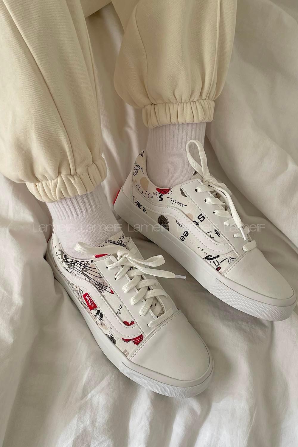 Modalamelif Çiçek Desenli Kibar Ayakkabı Beyaz