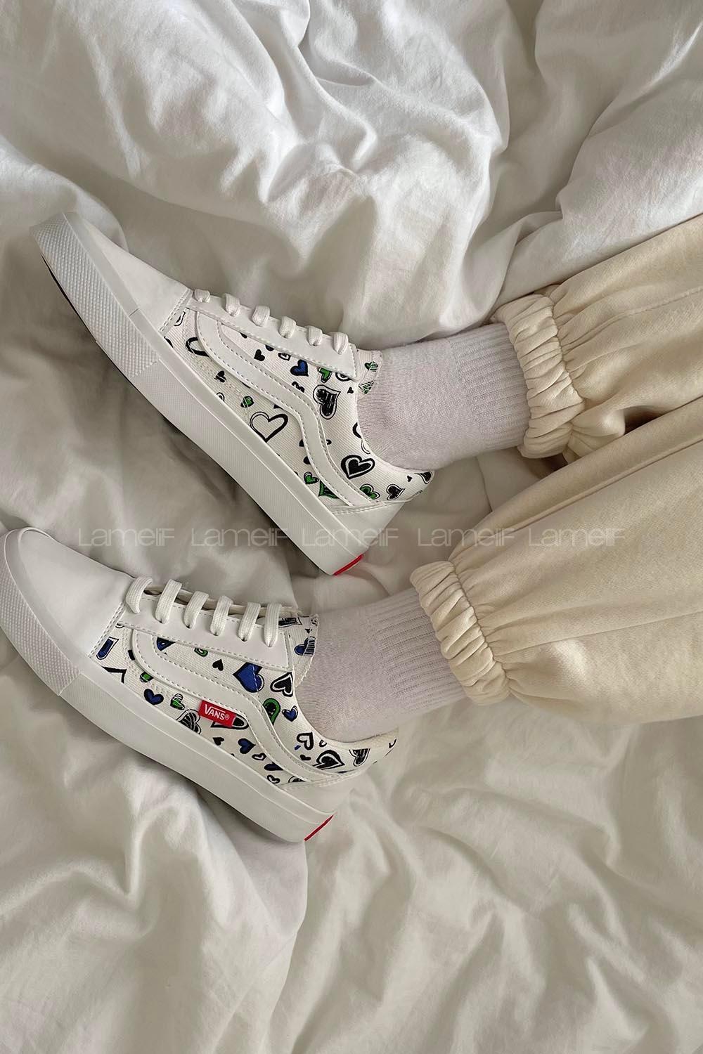 Modalamelif Kalp Desenli Kibar Ayakkabı Beyaz