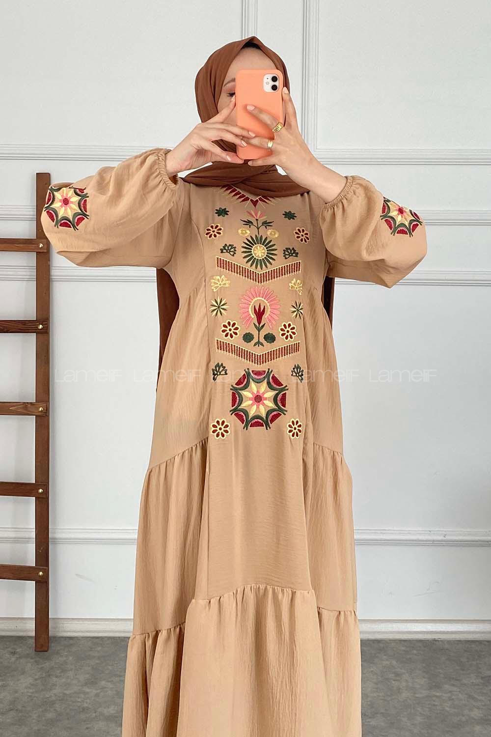 Modalamelif Kol Lastik Nakışlı Elbise Sütlü Kahve