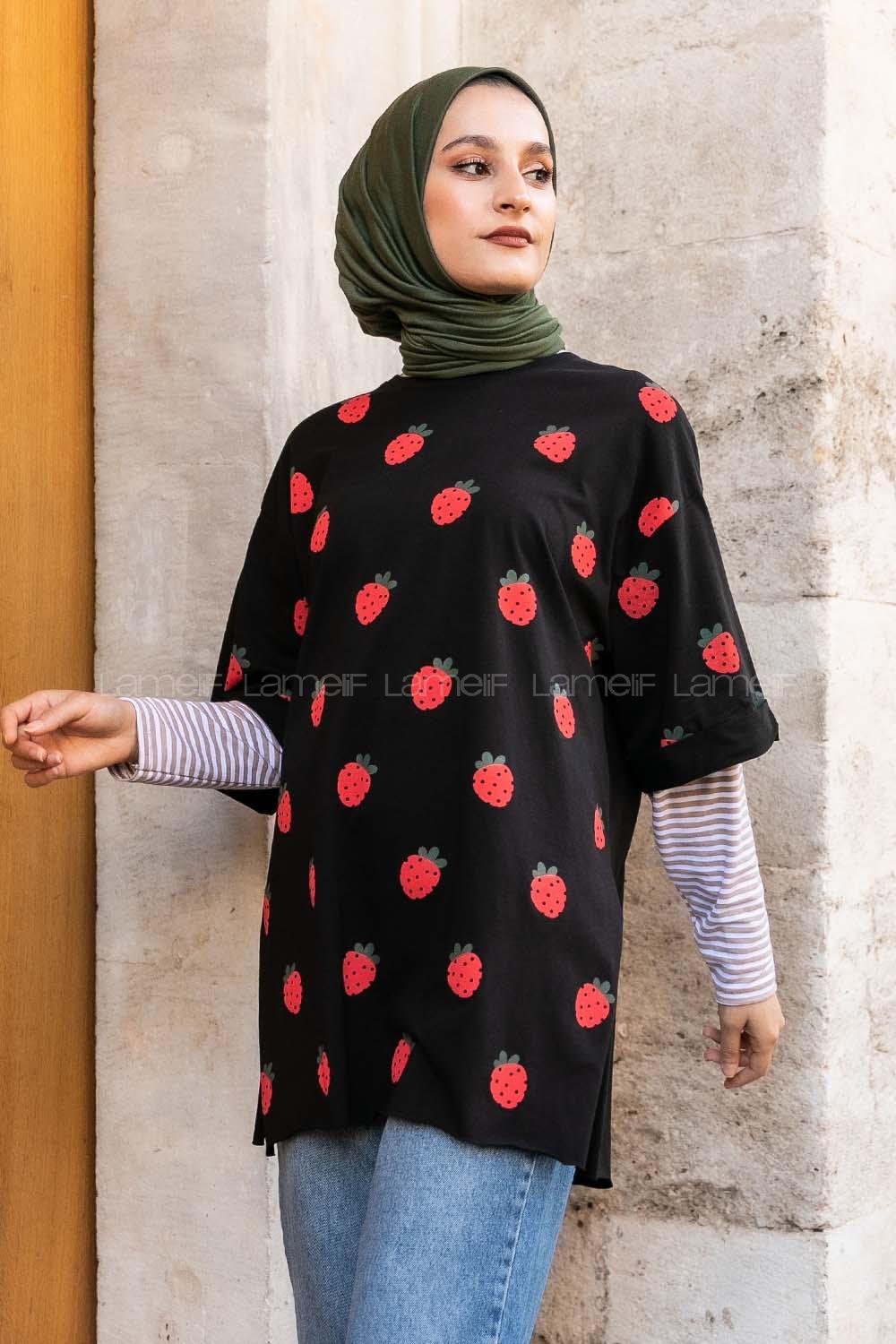 Modalamelif Çilek Baskılı Yan Yırtmaçlı T-Shırt Siyah