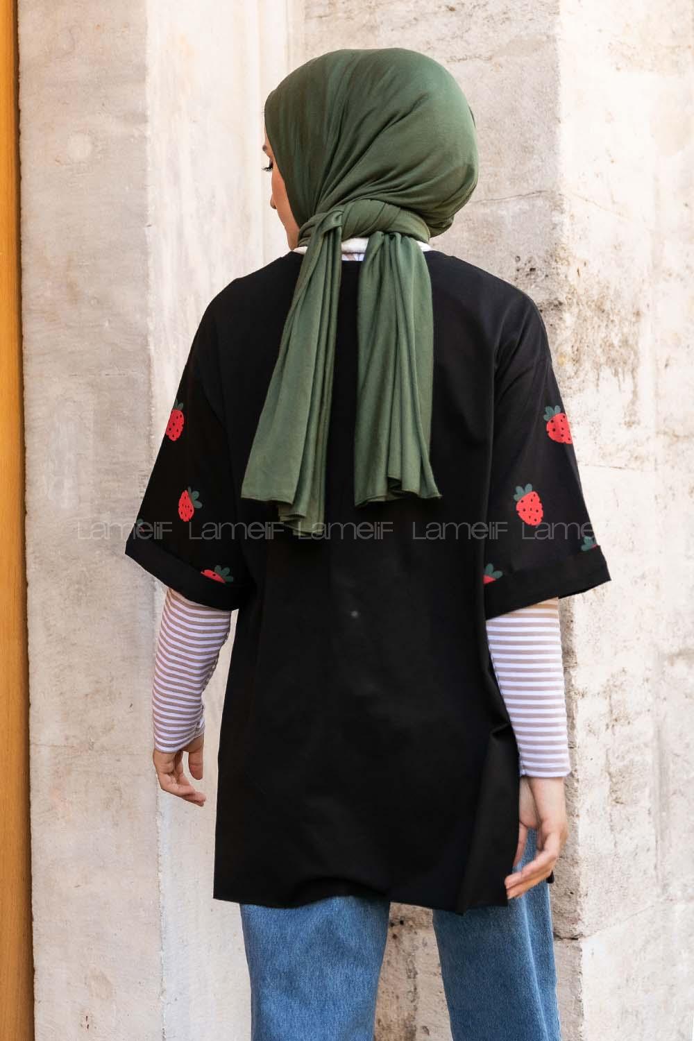 Modalamelif Çilek Baskılı Yan Yırtmaçlı T-Shırt Siyah