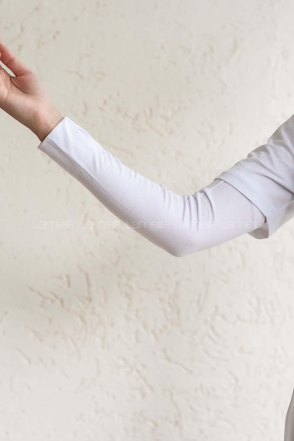 White Normal Neck Long Arm Combed Fabric Collar