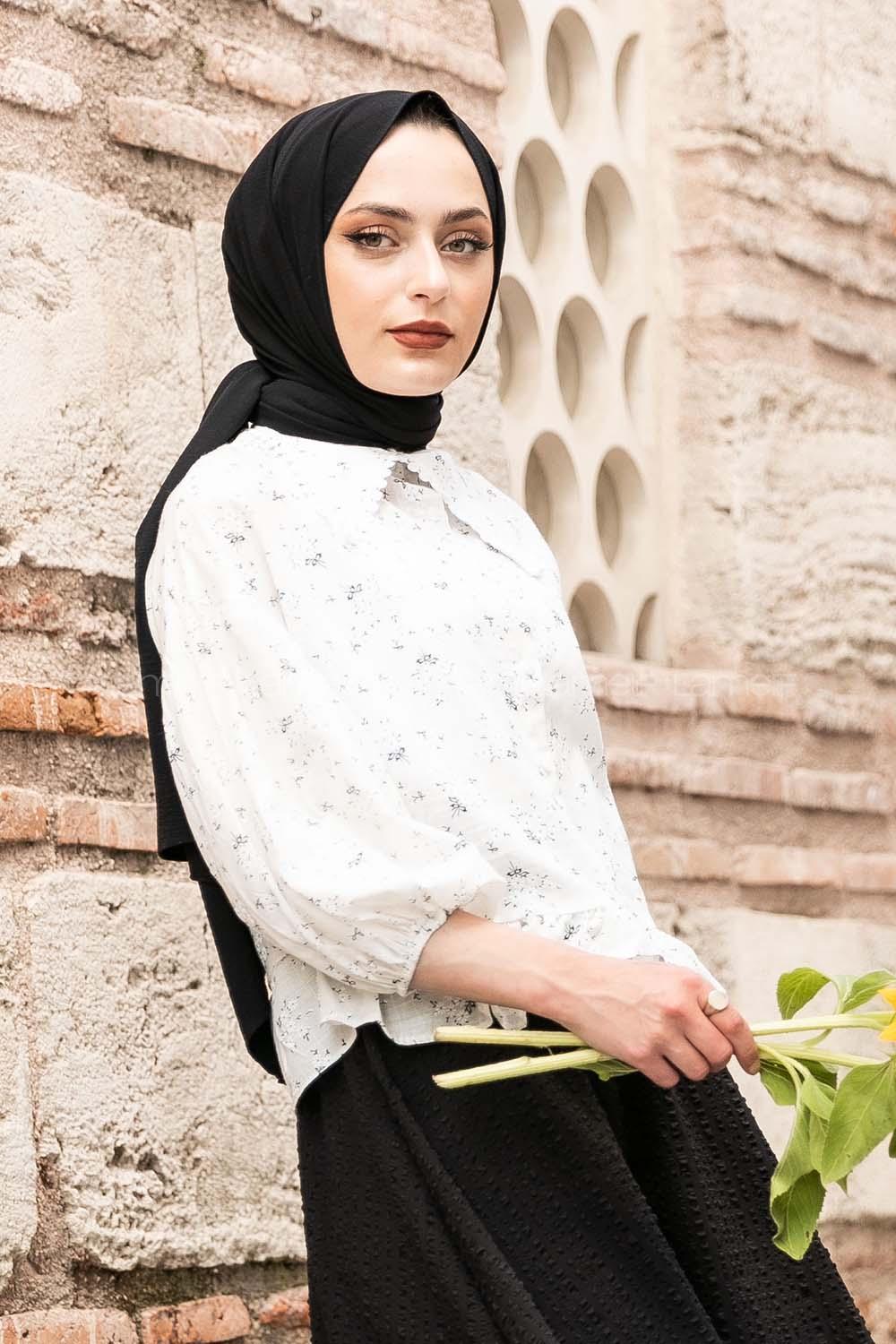 Modalamelif Yakası Dantel Detaylı  Çiçek Desenli Bluz Beyaz