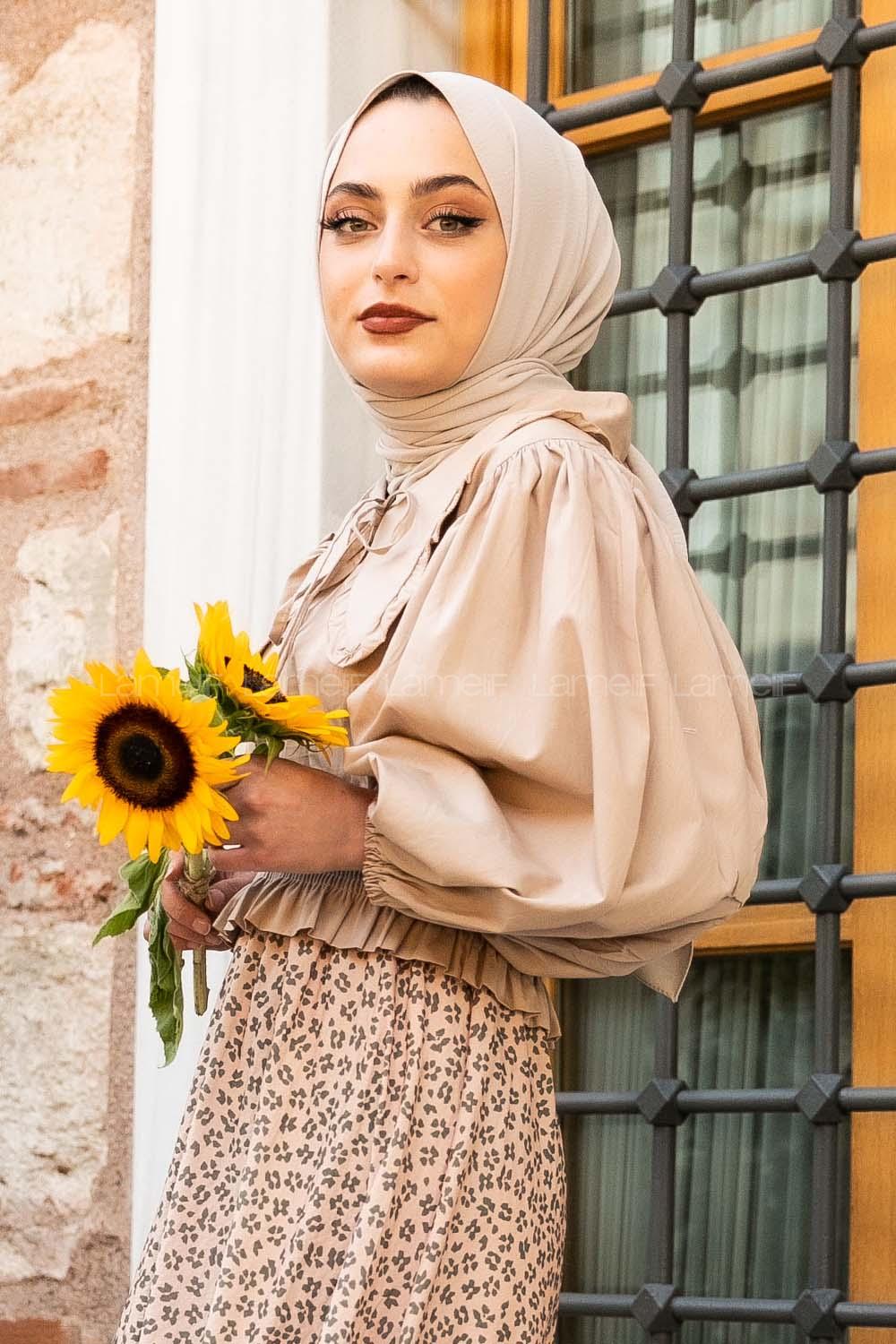 Modalamelif Yakası Pile Detaylı Balon Kol Bluz Bej