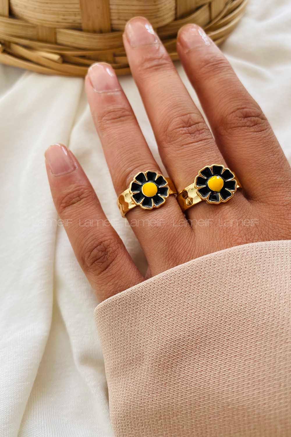 Modalamelif Siyah Çicek Mineli Yüzük