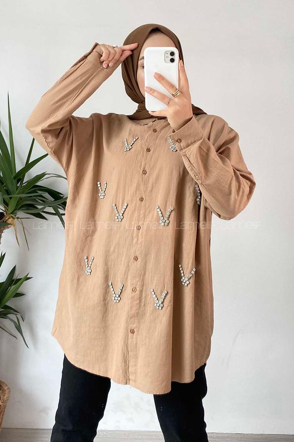 Modalamelif Önü Boydan Düğmeli Taş Detaylı Gömlek Camel