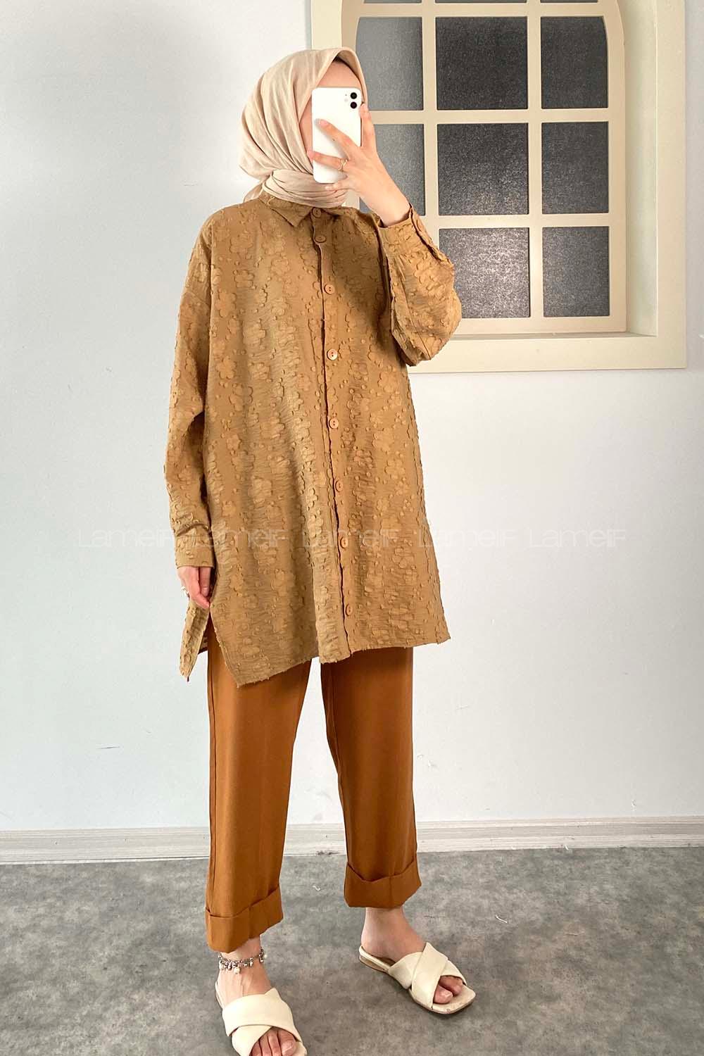 Modalamelif Önü Kısa Arkası Uzun Çiçek Motifli Jakarlı Gömlek Camel