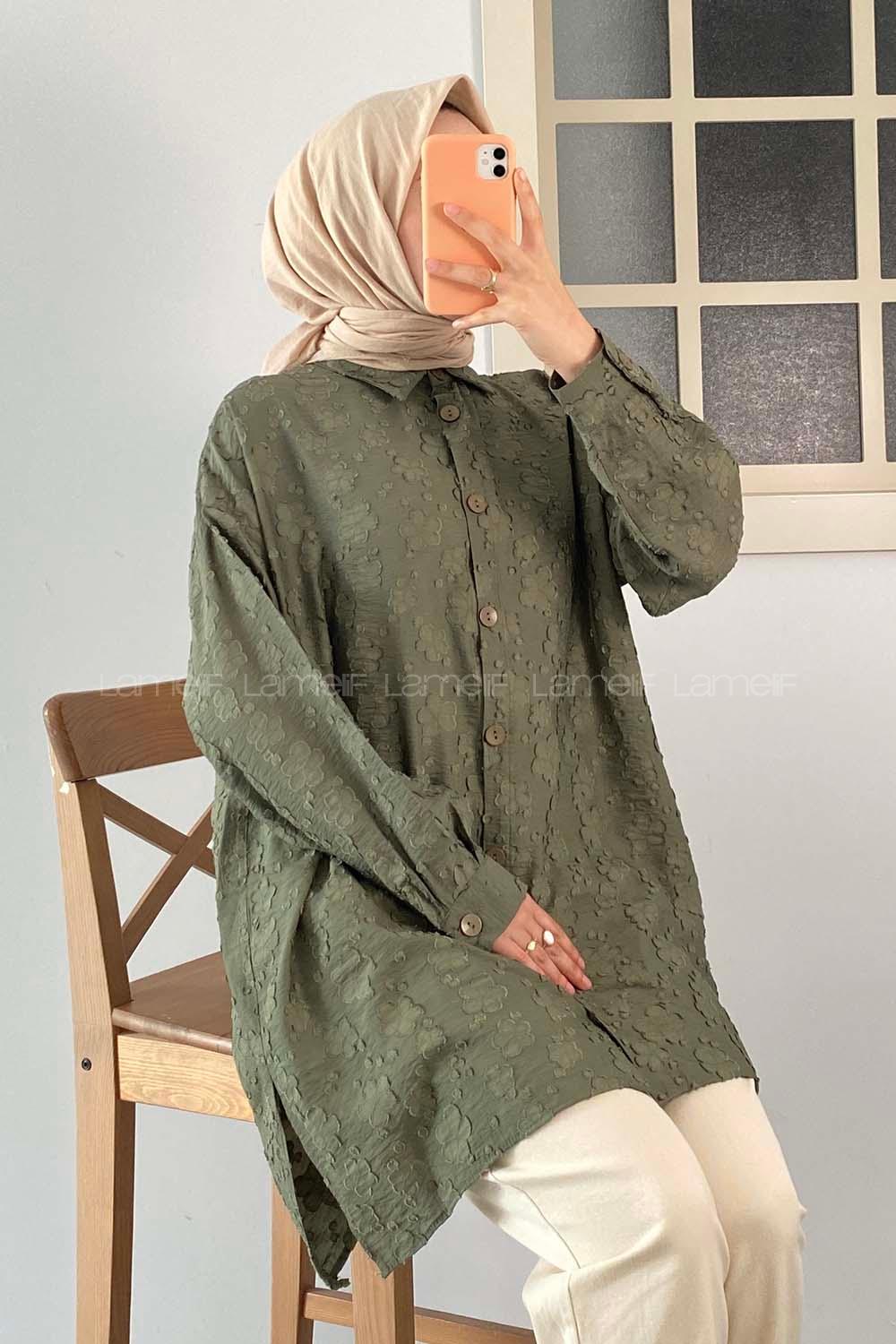 Modalamelif Önü Kısa Arkası Uzun Çiçek Motifli Jakarlı Gömlek Haki