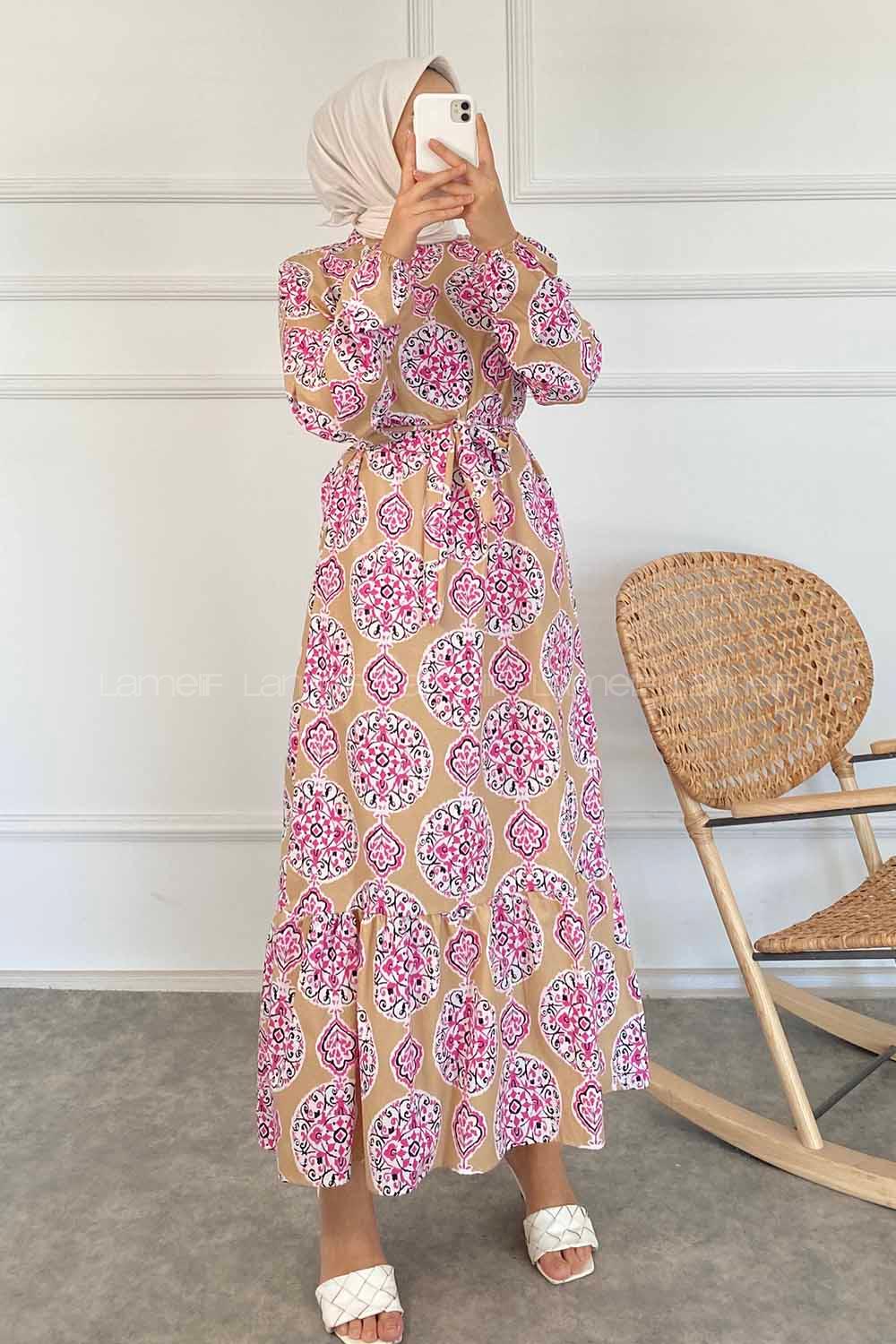 Modalamelif Bisiklet Yaka Kilim Desen Beli Kuşaklı Fırfırlı Elbise  Bej