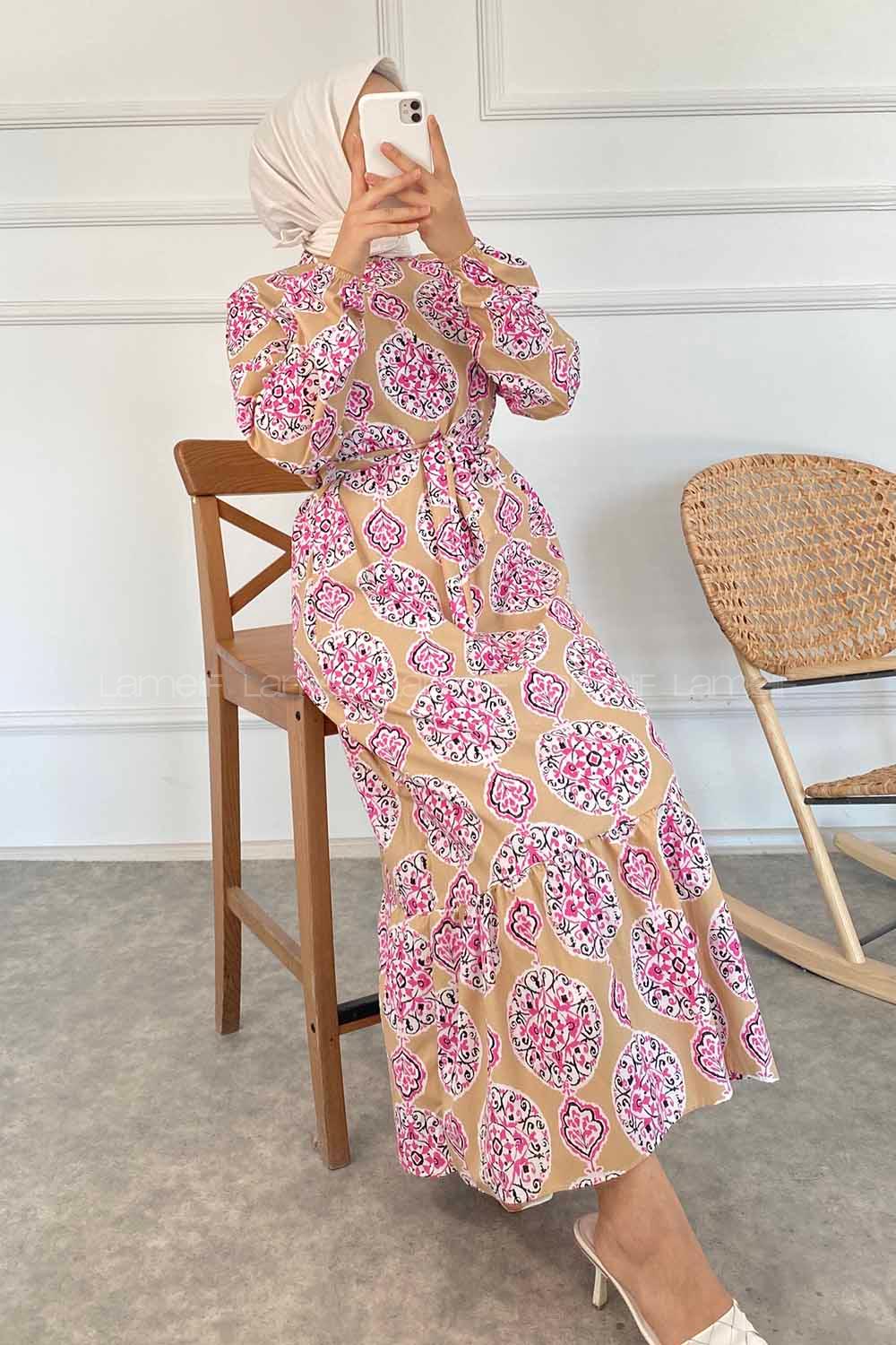 Modalamelif Bisiklet Yaka Kilim Desen Beli Kuşaklı Fırfırlı Elbise  Bej