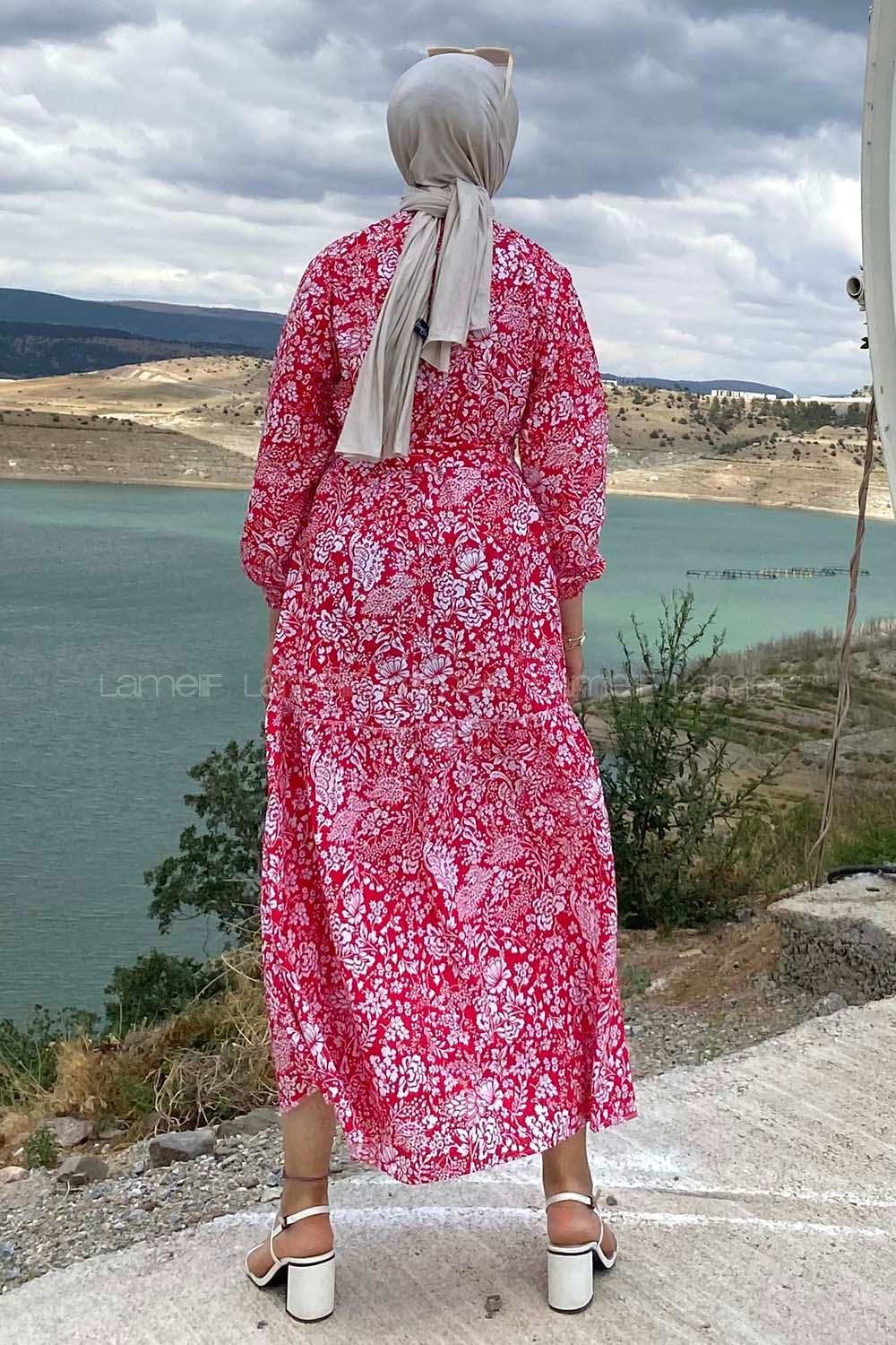 Modalamelif Çiçek Motifli Eteği Fırfırlı Kuşaklı Elbise Kırmızı