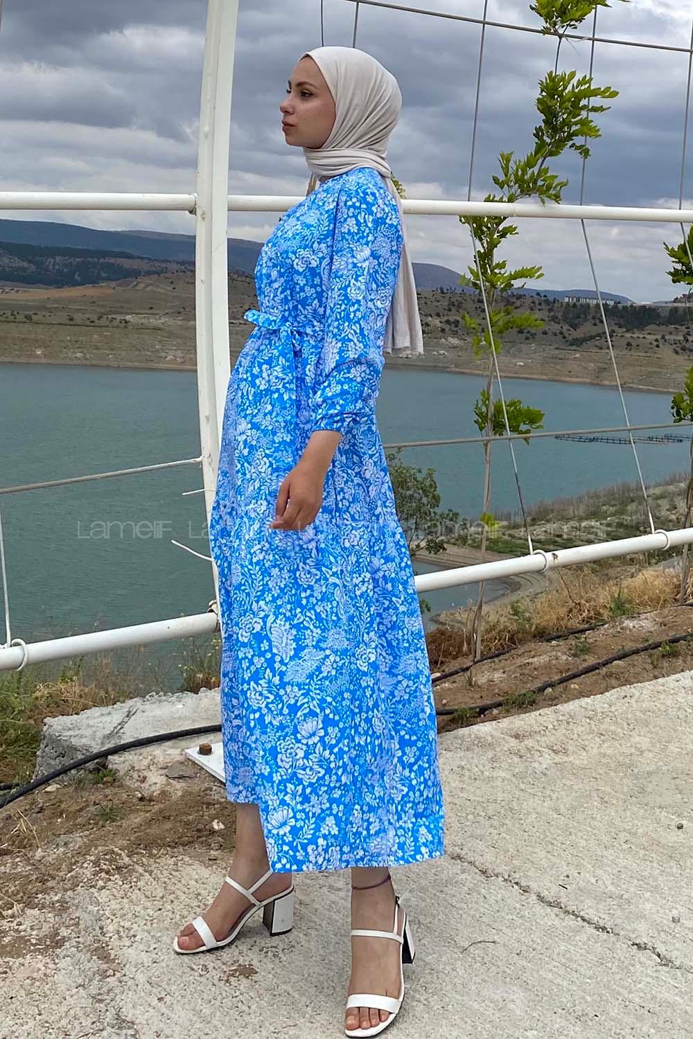 Modalamelif Çiçek Motifli Eteği Fırfırlı Kuşaklı Elbise Mavi