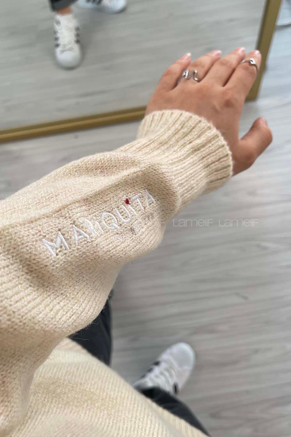 Modalamelif Bisiklet Yaka Kolu Yazı Nakış Detaylı Bertie Triko Kazak Krem