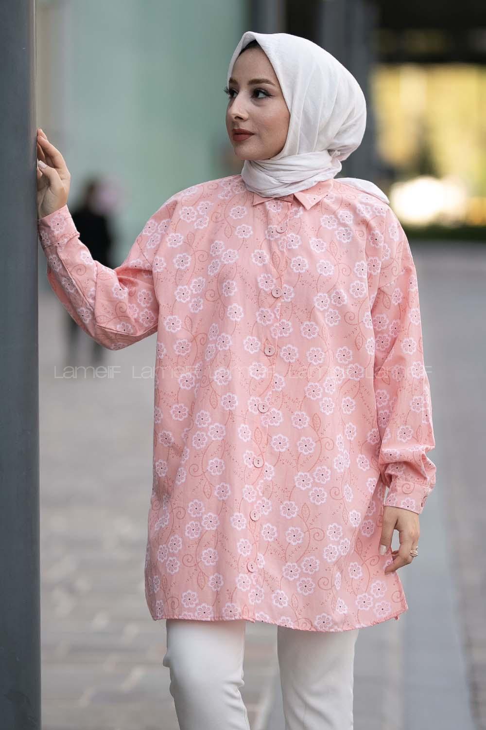 Modalamelif Önü Boydan Düğmeli Çiçek Desenli Yırtmaçlı Tunik Gömlek Pudra