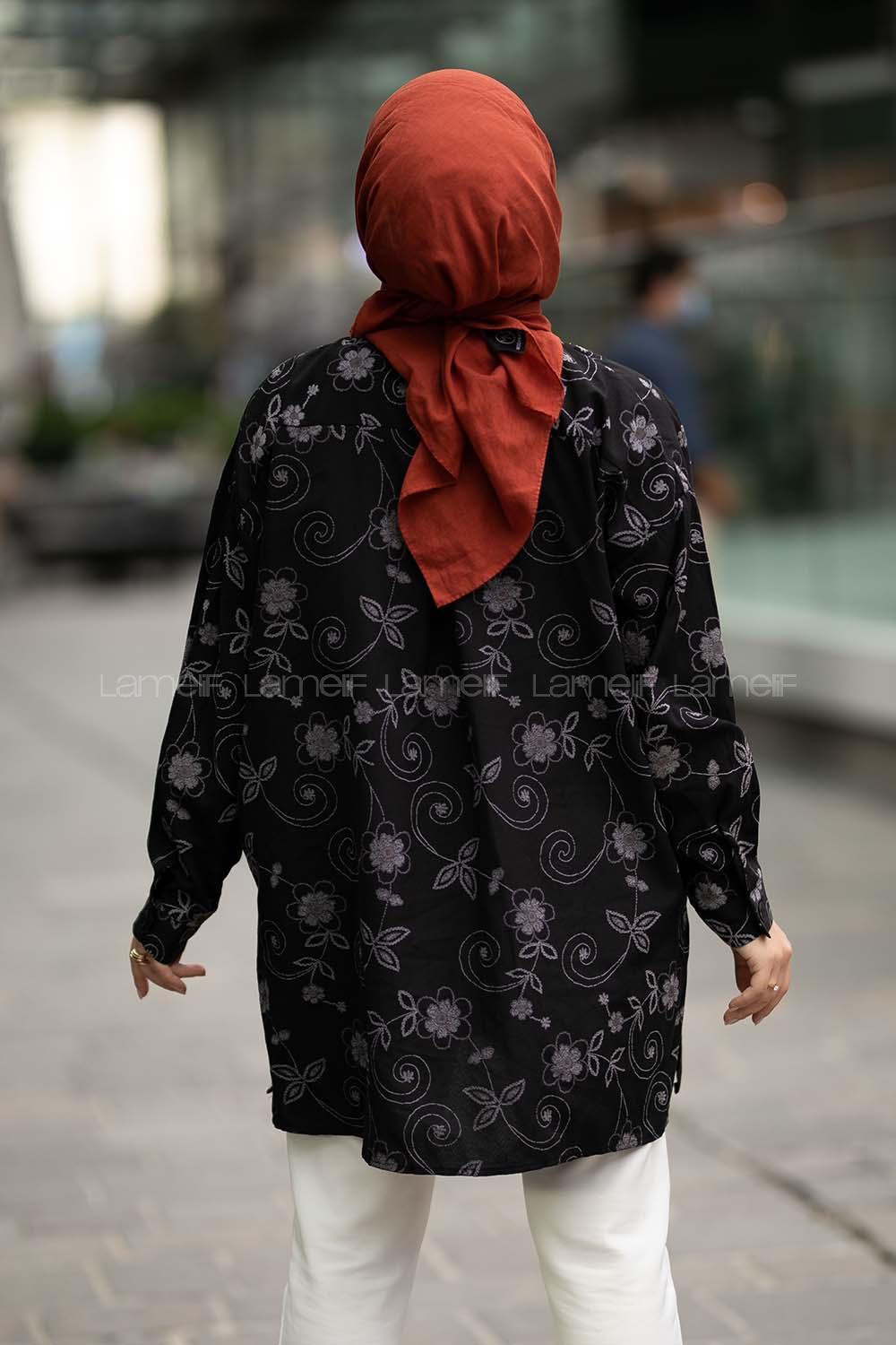 Modalamelif Önü Boydan Düğmeli Çiçek Desenli Yırtmaçlı Tunik Gömlek Siyah