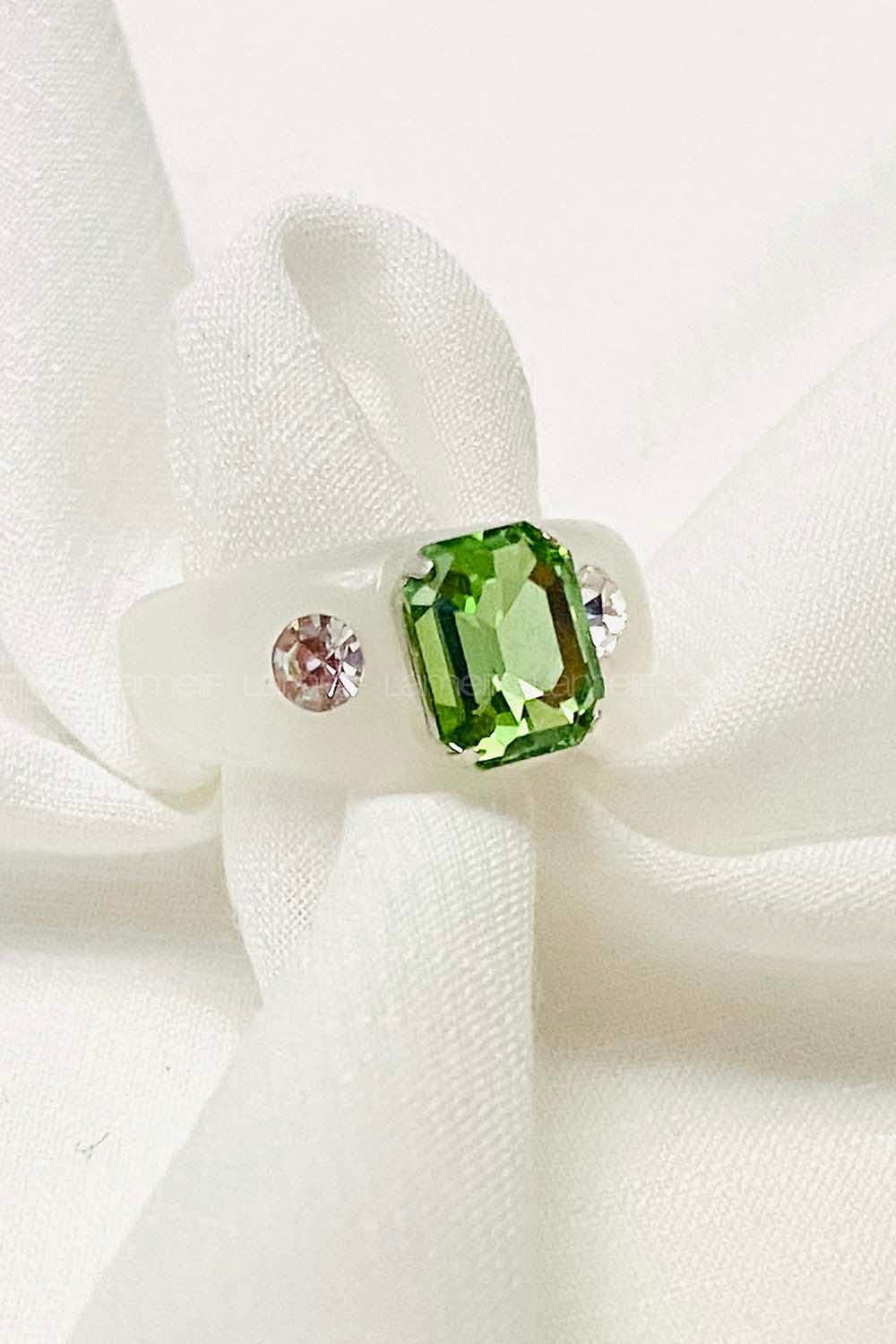 Modalamelif Beyaz Akrilik Yüzük