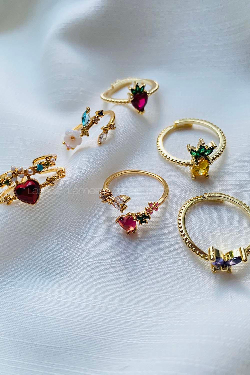 Modalamelif Beyaz Çicek Detaylı Yüzük