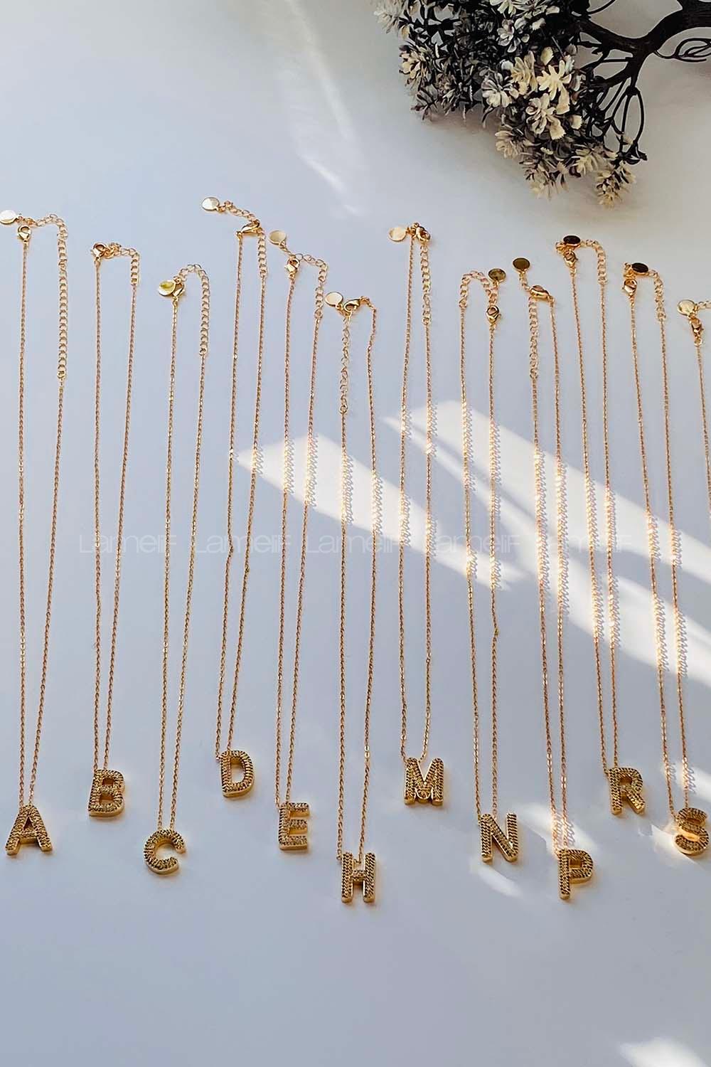 Modalamelif Tombul C Harfli Kolye