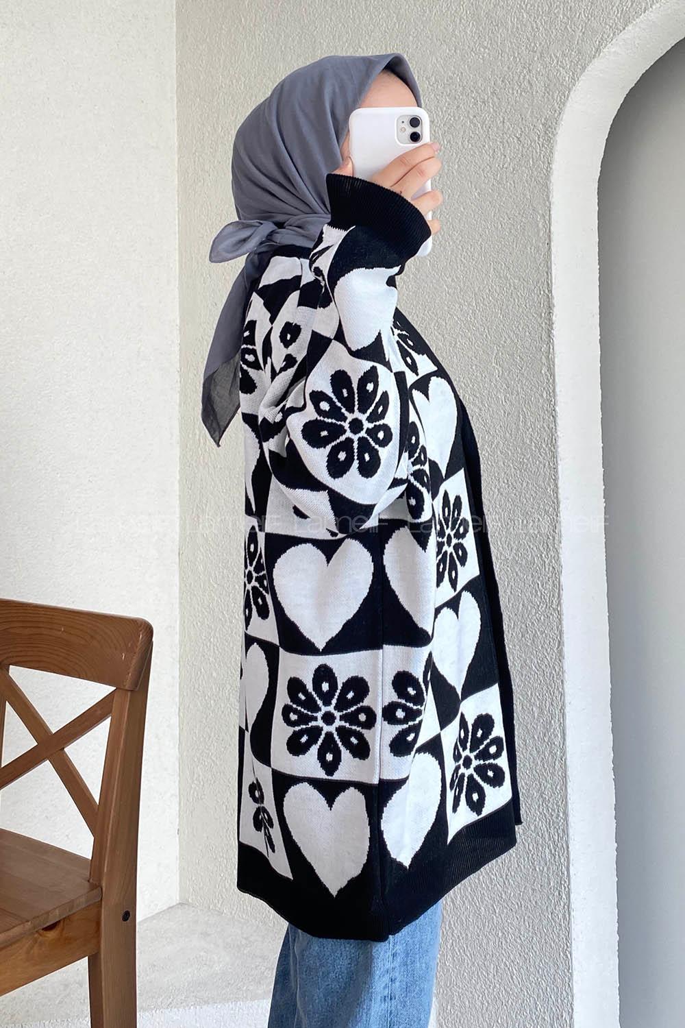 Modalamelif V Yaka Çiçek Desenli Düğme Detaylı Triko Hırka Siyah