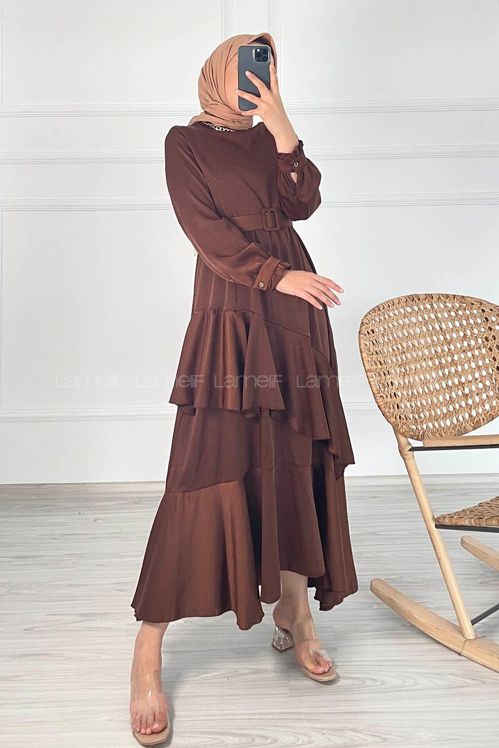 Modalamelif Etek Ucu Fırfır Detaylı Kemerli Saten Elbise Acıkahve