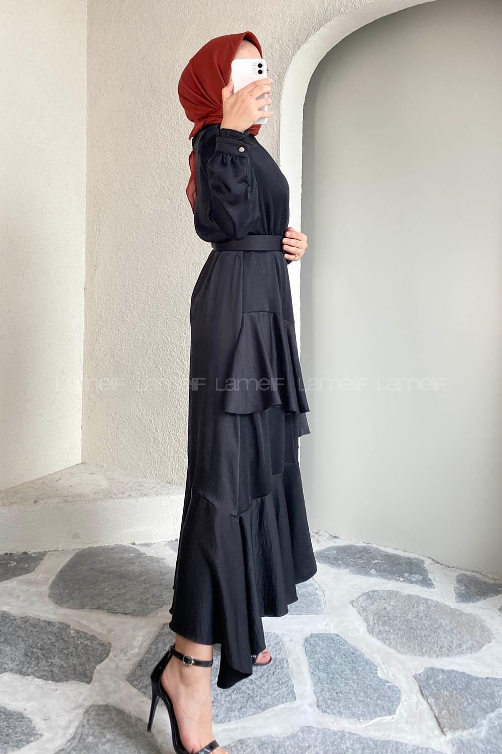 Modalamelif Etek Ucu Fırfır Detaylı Kemerli Saten Elbise Siyah