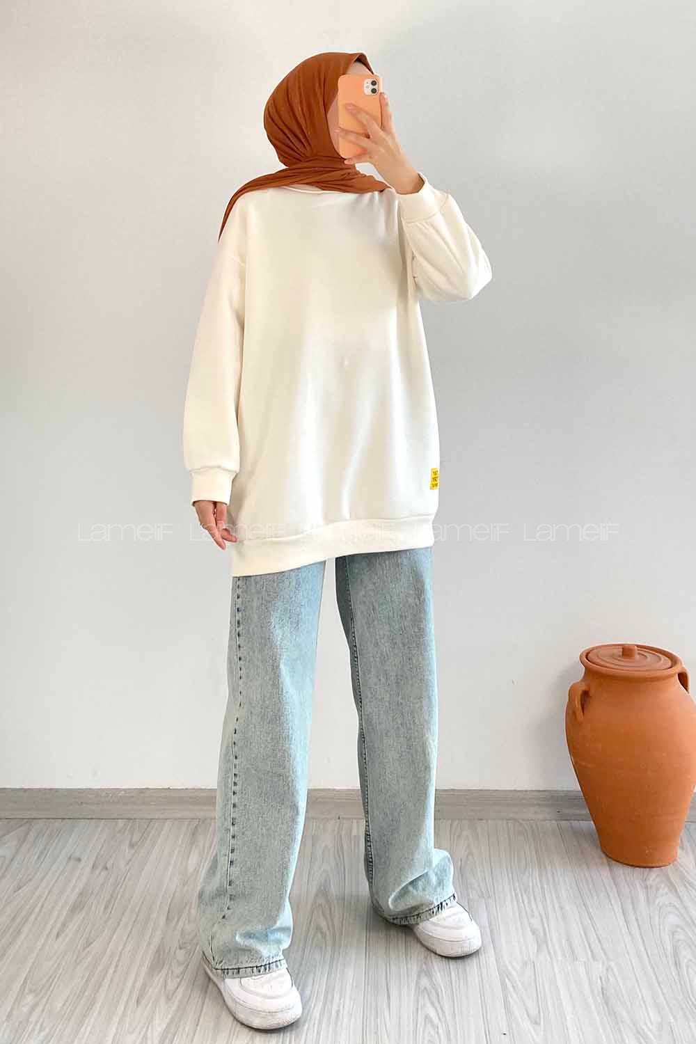 Modalamelif Bisiklet Yaka Salaş Arma Nakışlı Sweatshirt Ekru