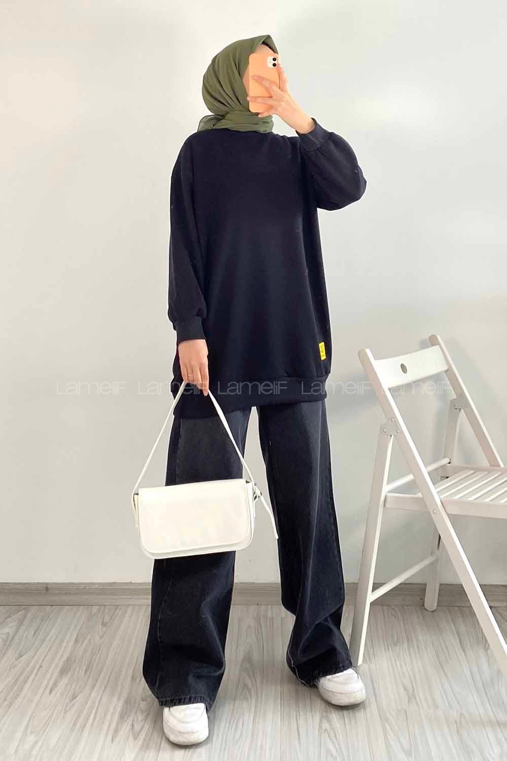 Modalamelif Bisiklet Yaka Salaş Arma Nakışlı Sweatshirt Siyah