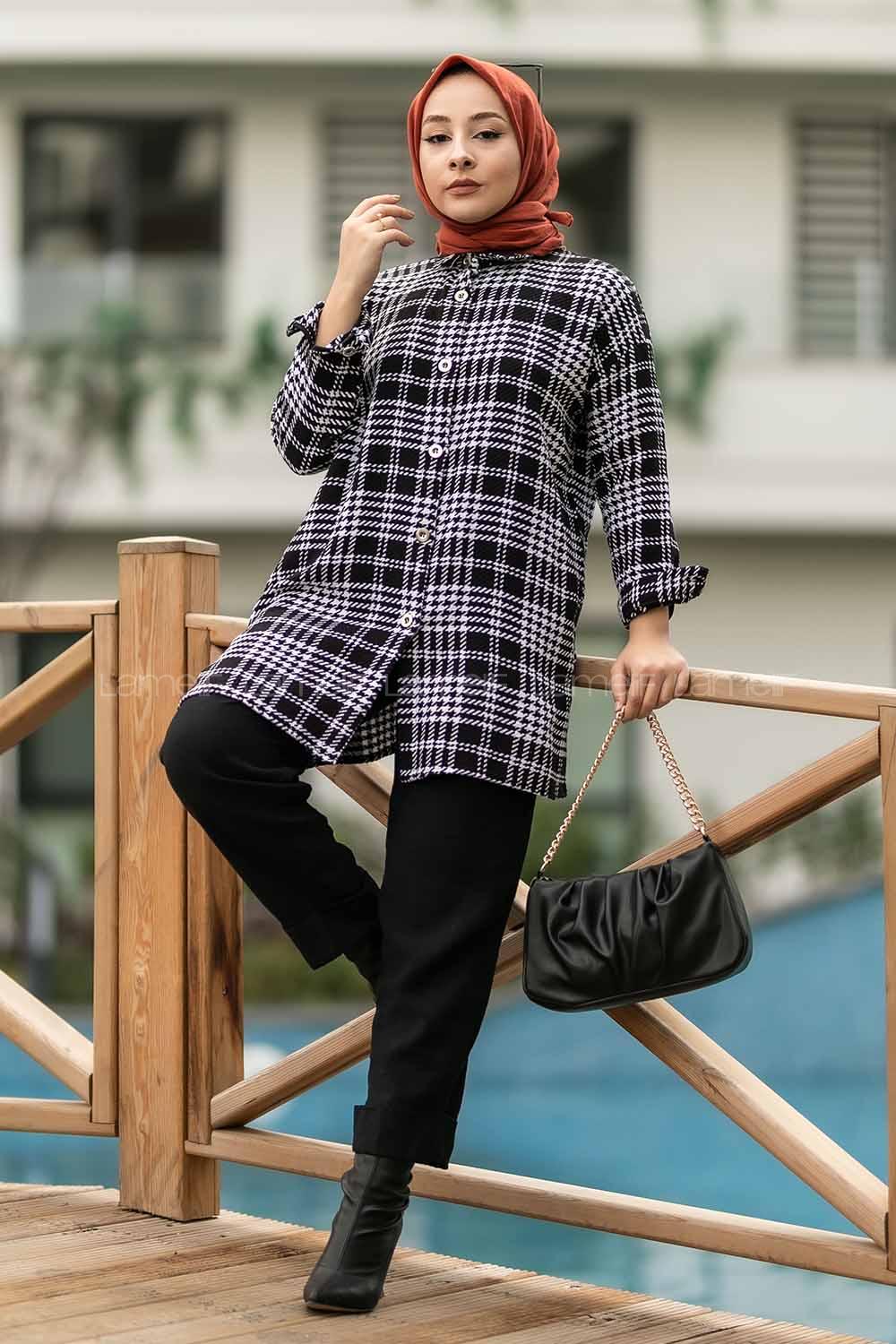 Modalamelif Kare Desenli Boydan Düğme Detaylı Yırtmaçlı Gömlek Siyah