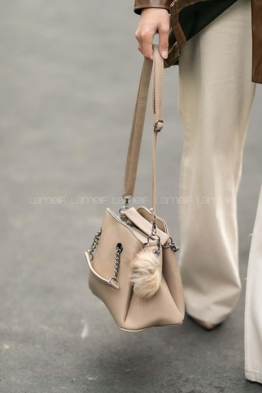 Modalamelif Ponpon Anahtarlıklı Çapraz Çanta Vizon